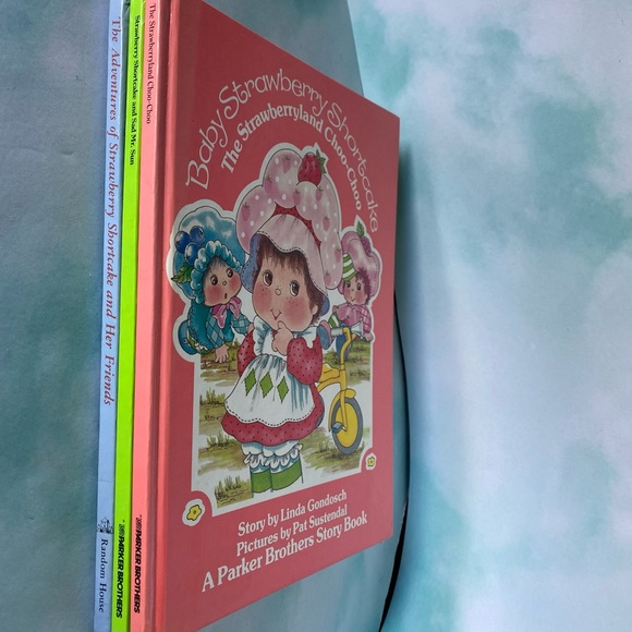 STRAWBERRY SHORTCAKE VINTAGE 80s COLLECTABLE HARDCOVER BOOK BUNDLE OF 3 - Picture 16 of 16